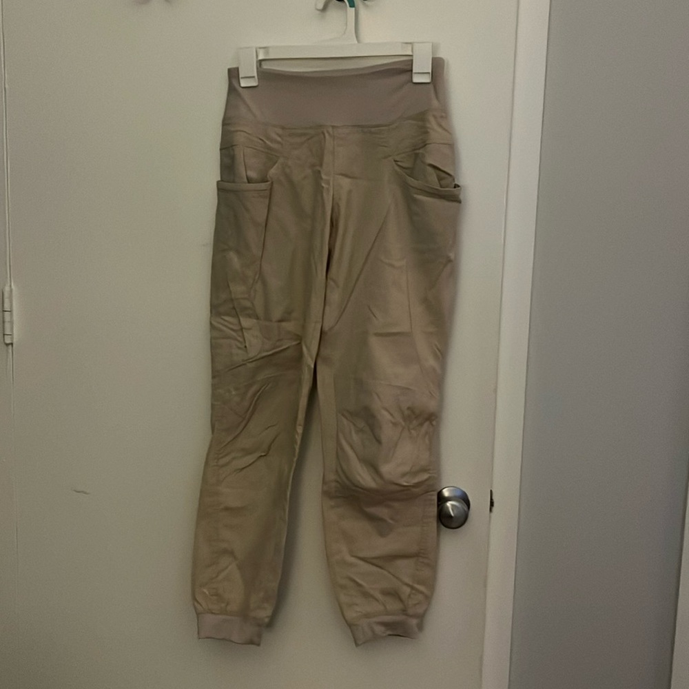 Women’s size small Prana hiking cargo pants
